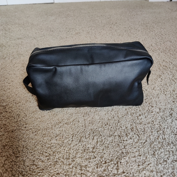 NEW Bolongaro Trevor Leather toiletry Bag - Picture 3 of 8